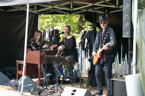 Hunky Dory @ Gula villan, Uppsala on July 4, 2022 7:30 pm